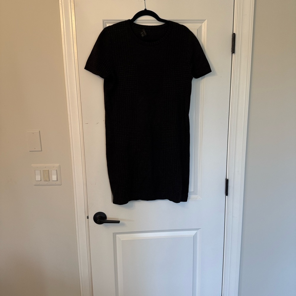 Elegant Black Short Sleeve Dress